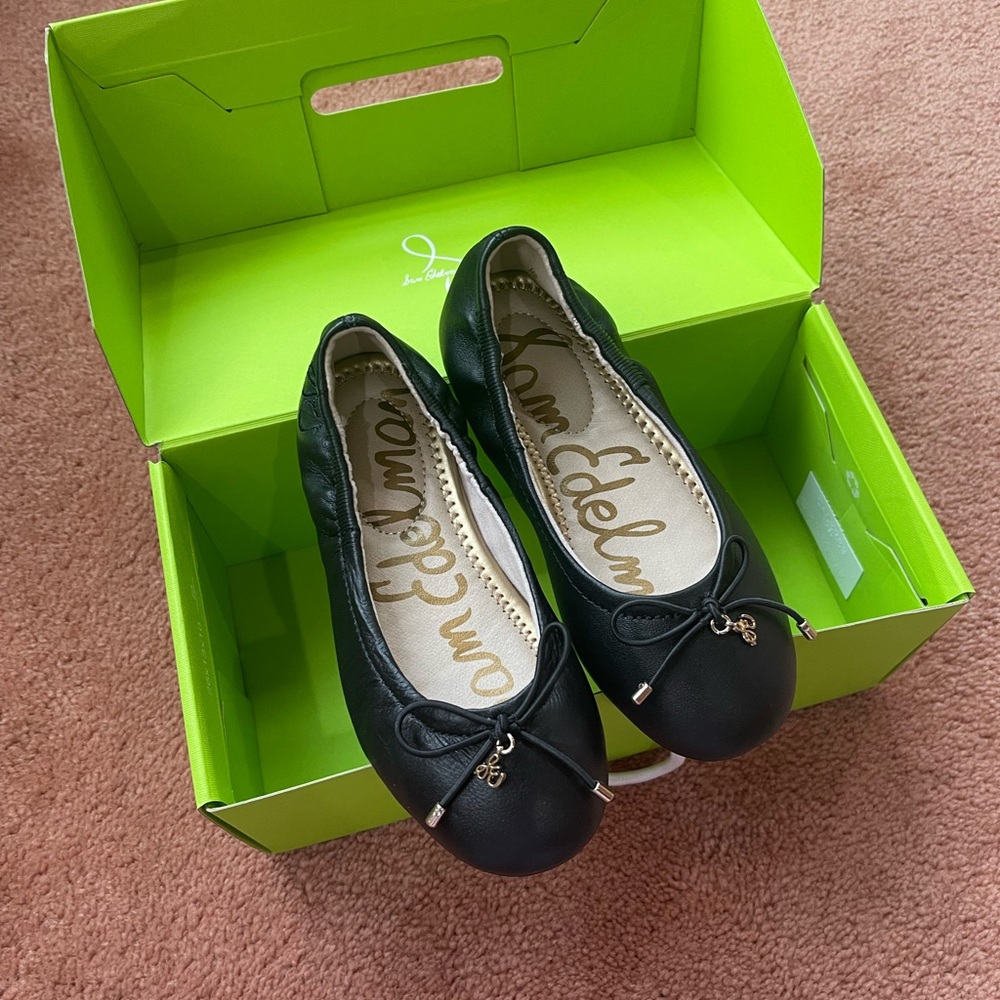Sam Edelman girls leather flat . New in a box (NO OFFER PLEASE) price to sell